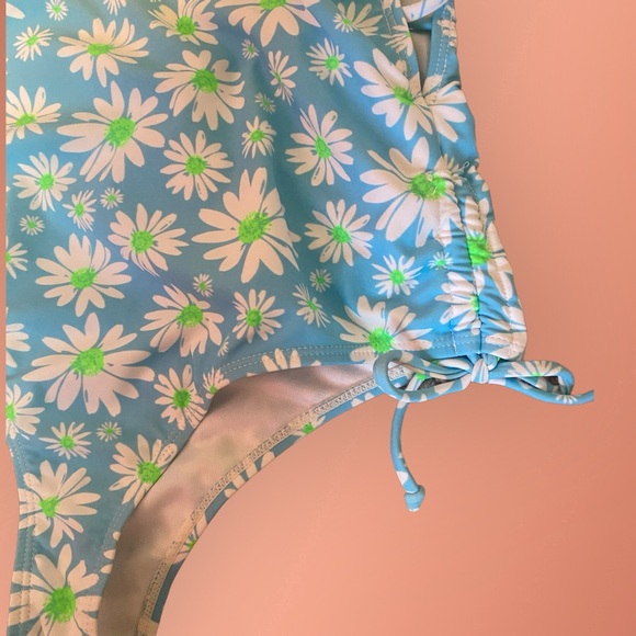 NWT Daisy Print One Piece Swimsuit - Picture 2 of 5